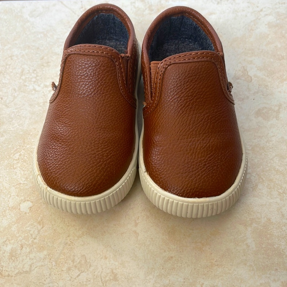 Brown size 5 Carter's boy Dress shoes